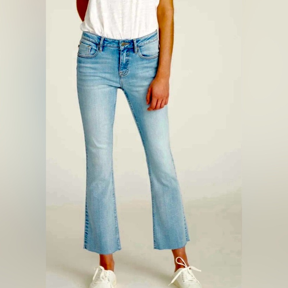 MARLEY CROP BOOT - LIGHT WASH Denim Frayed Hem
